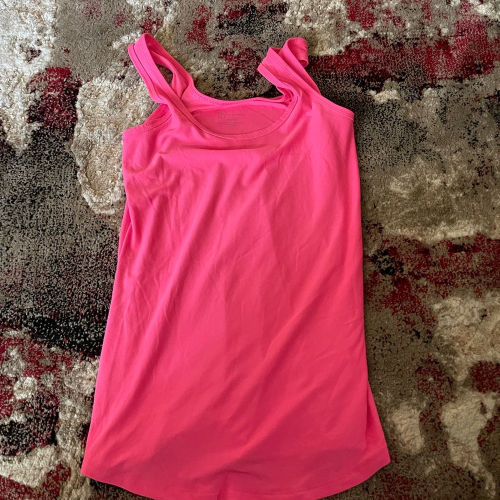 pink tank top